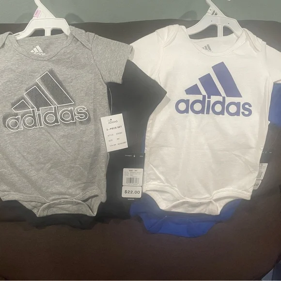 Infant Adidas Onesie 4 pack 9months - Picture 6 of 11